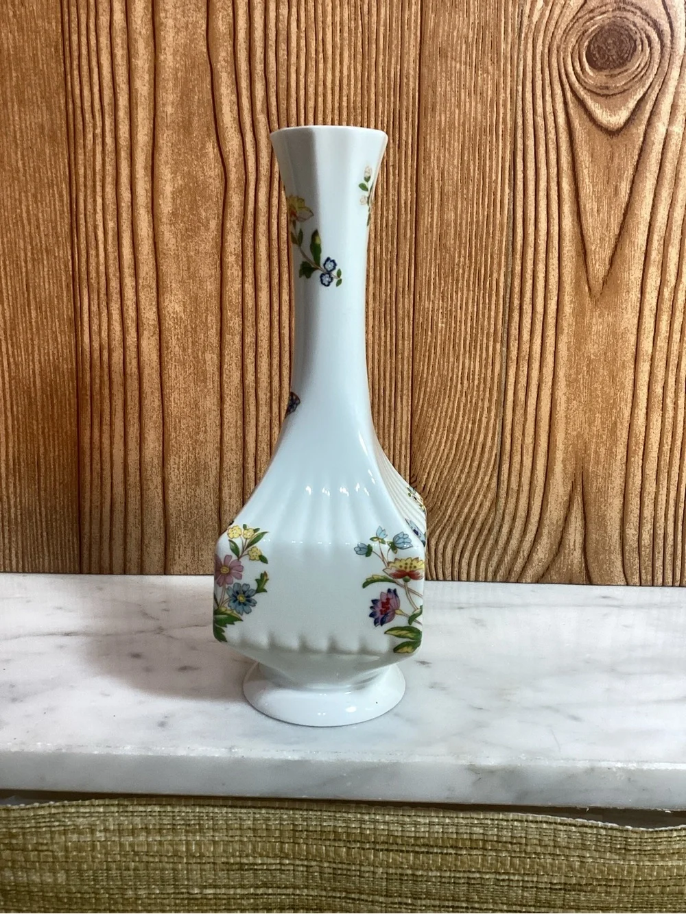 Aynsley Cottage Garden White Floral Bone China Bud Vase 7”